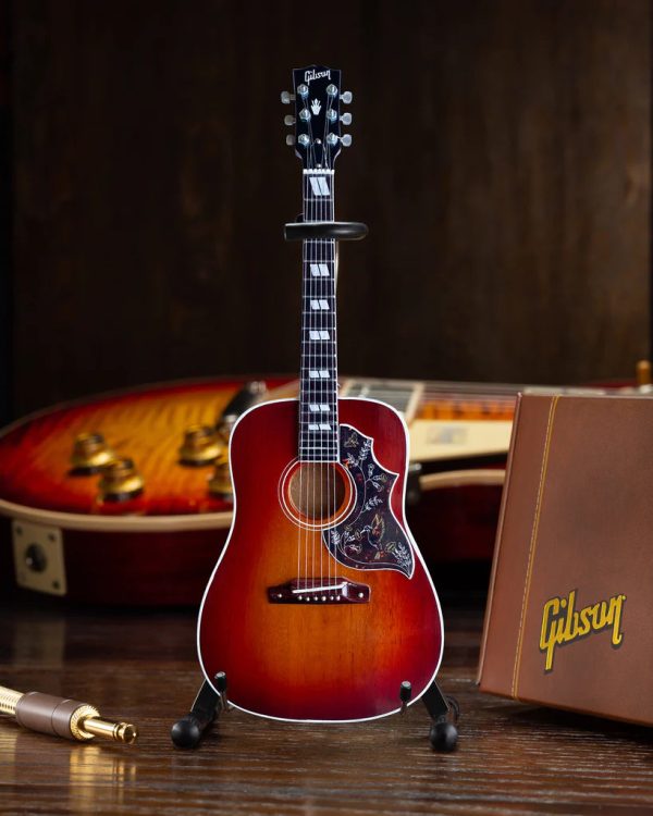 Axe Heaven GG-631 Gibson Hummingbird 1:4 Scale Mini Guitar Model (Vintage Cherry) Online Sale